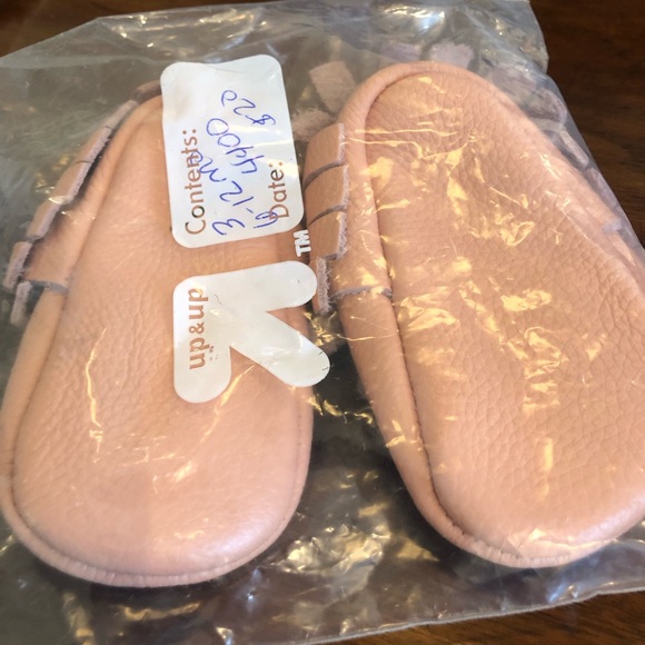 NEW LEATHER pink moccasins size 6-12 month - Picture 2 of 2